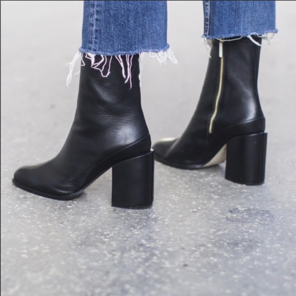 EUC Dear Frances Spirit Boot sz 6/36